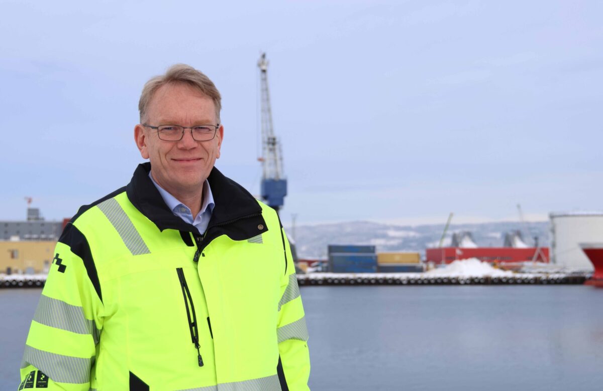 Havnedirektøren melder om et godt bilår for Drammen Havn i 2023 på tross av bremsen i nybilsalget.