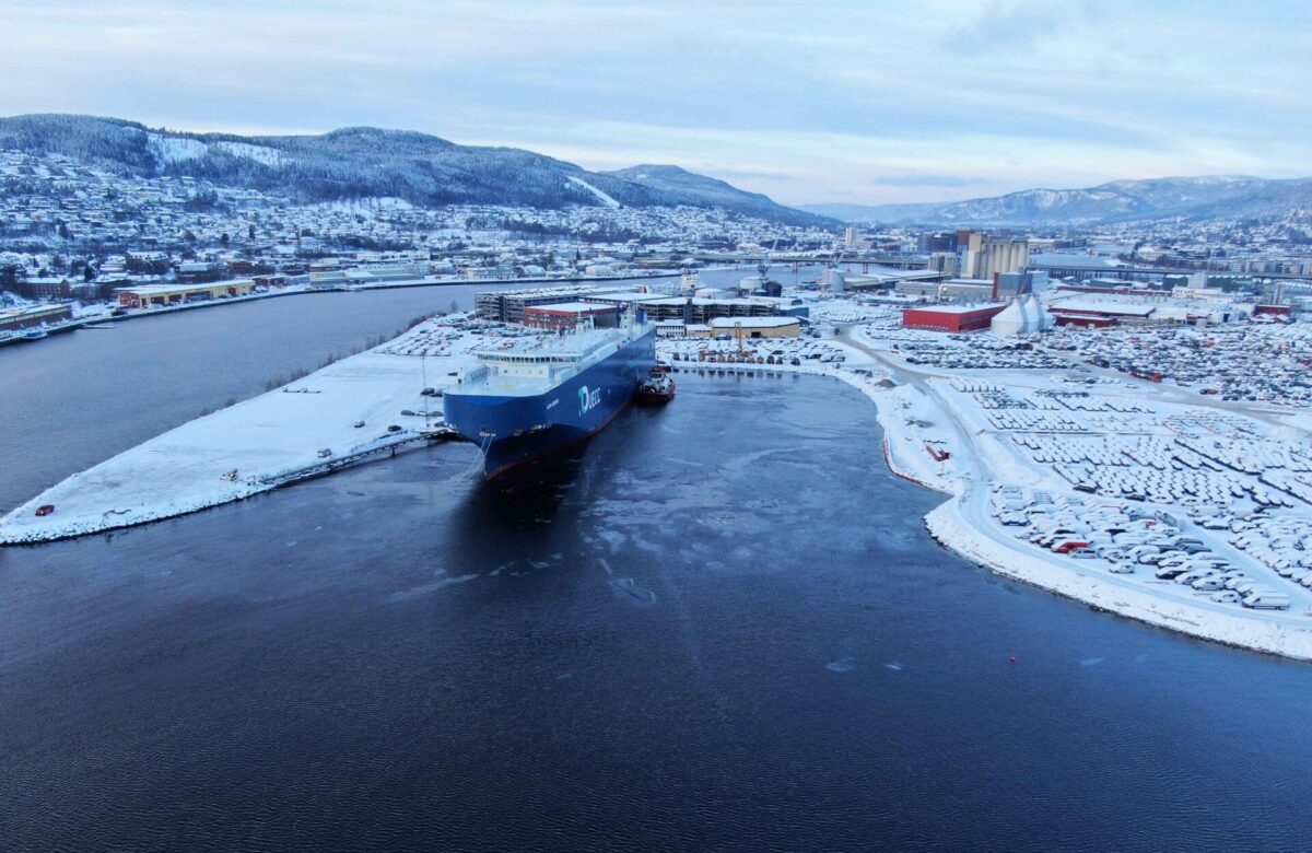 I denne bukta skal det nå bli landarealer. Bilskipene er flyttet til Kattegatkai. Foto: Drammen Havn.